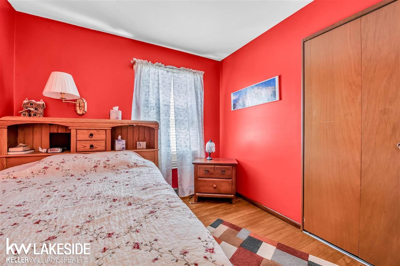 303 Riverside Drive Clinton Township, MI 48036 - Photo 20 of 26 50081845-19.JPG