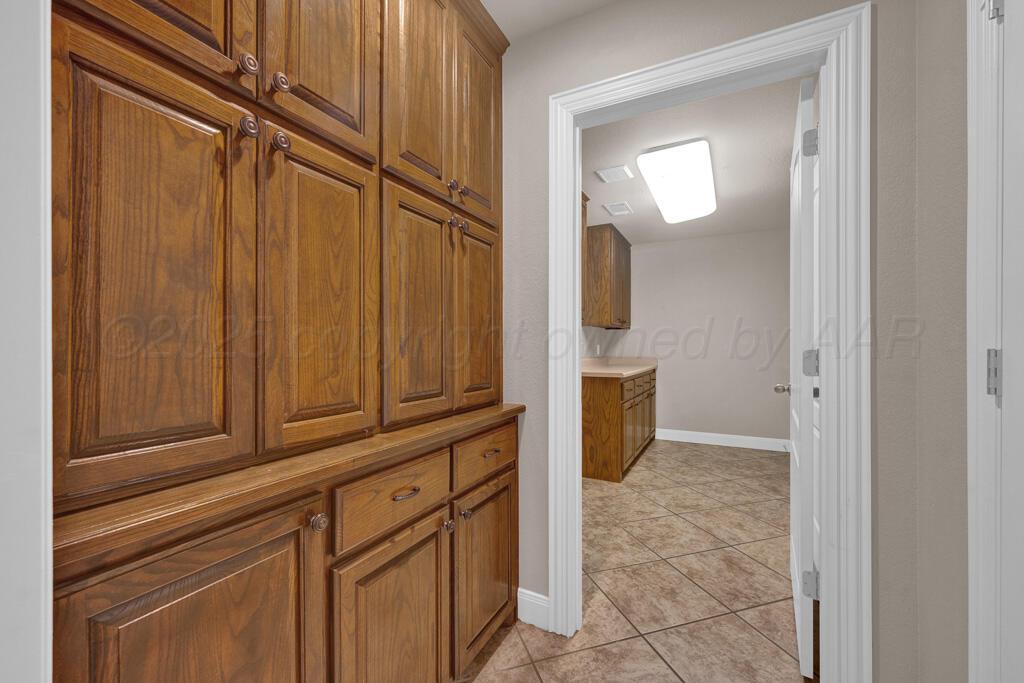 6607 Sumac Place Amarillo, TX 79124 - Photo 29 of 33 a view of a closet