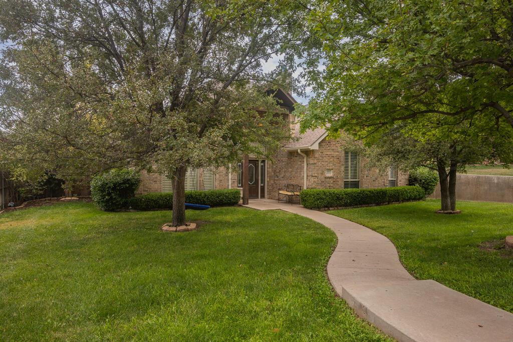 6607 Sumac Place Amarillo, TX 79124 - Photo 33 of 33 front view of a house with a yard