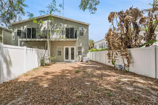 $2,800 | 2704 East Central Boulevard, Orlando, FL 32803