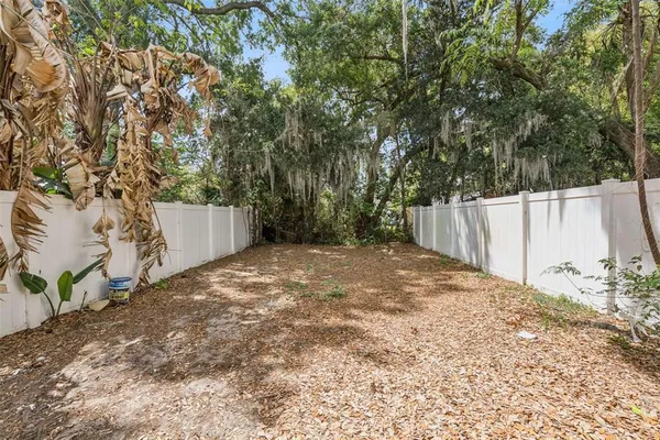 $2,800 | 2704 East Central Boulevard, Orlando, FL 32803