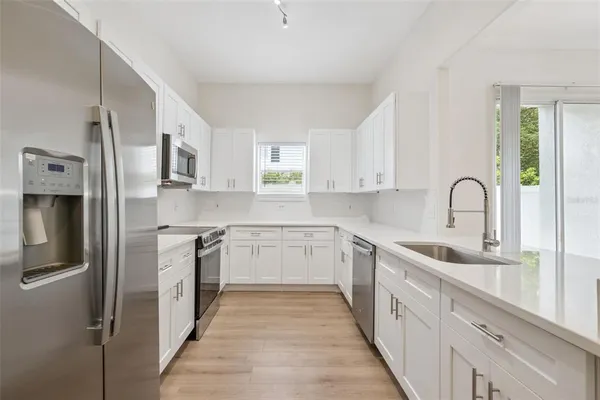 $2,800 | 2704 East Central Boulevard, Orlando, FL 32803