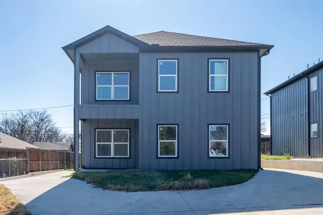 $359,900 | 2512 Oxford Avenue, Fort Worth, TX 76106