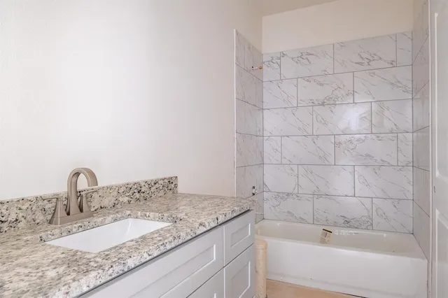 $359,900 | 2512 Oxford Avenue, Fort Worth, TX 76106