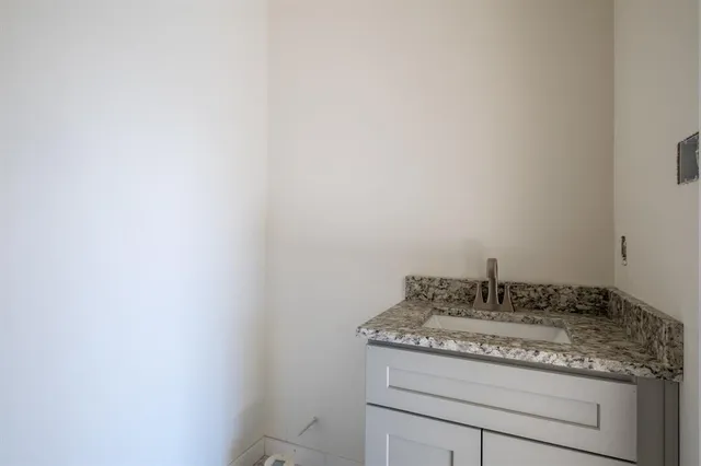 $359,900 | 2512 Oxford Avenue, Fort Worth, TX 76106