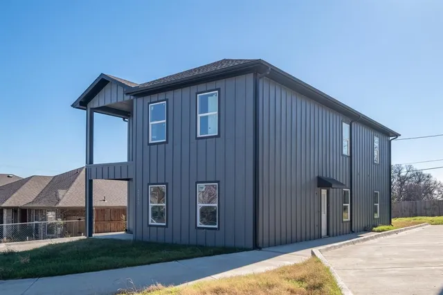 $359,900 | 2512 Oxford Avenue, Fort Worth, TX 76106