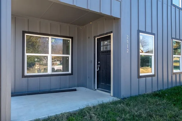 $359,900 | 2512 Oxford Avenue, Fort Worth, TX 76106