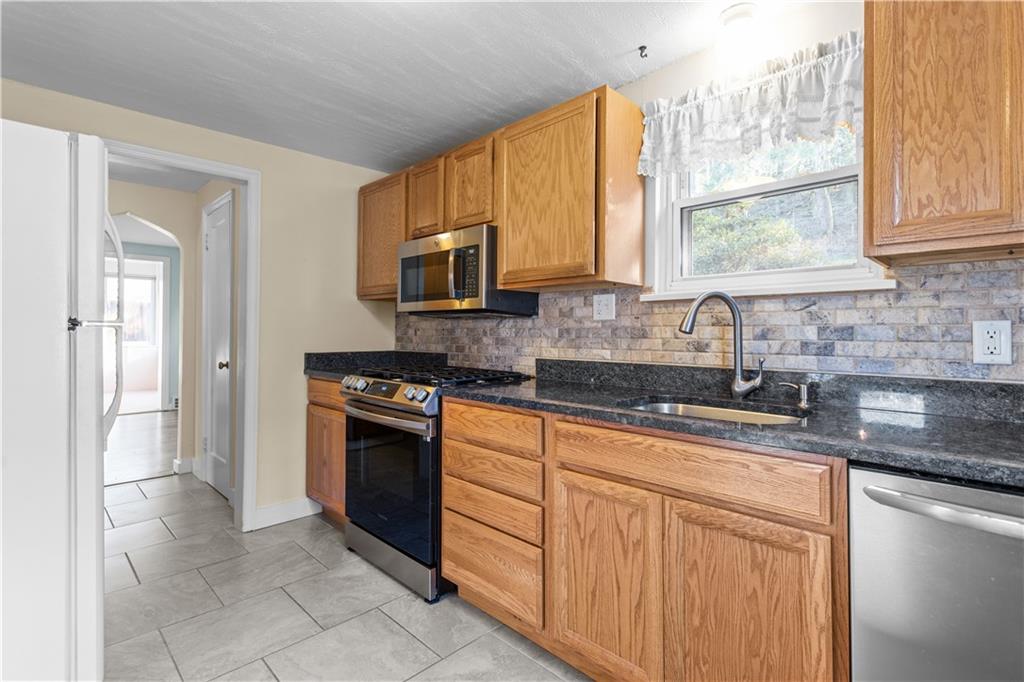 612 Cascade Road Pittsburgh, PA 15221 - Photo 11 of 32 Gallery Image 11