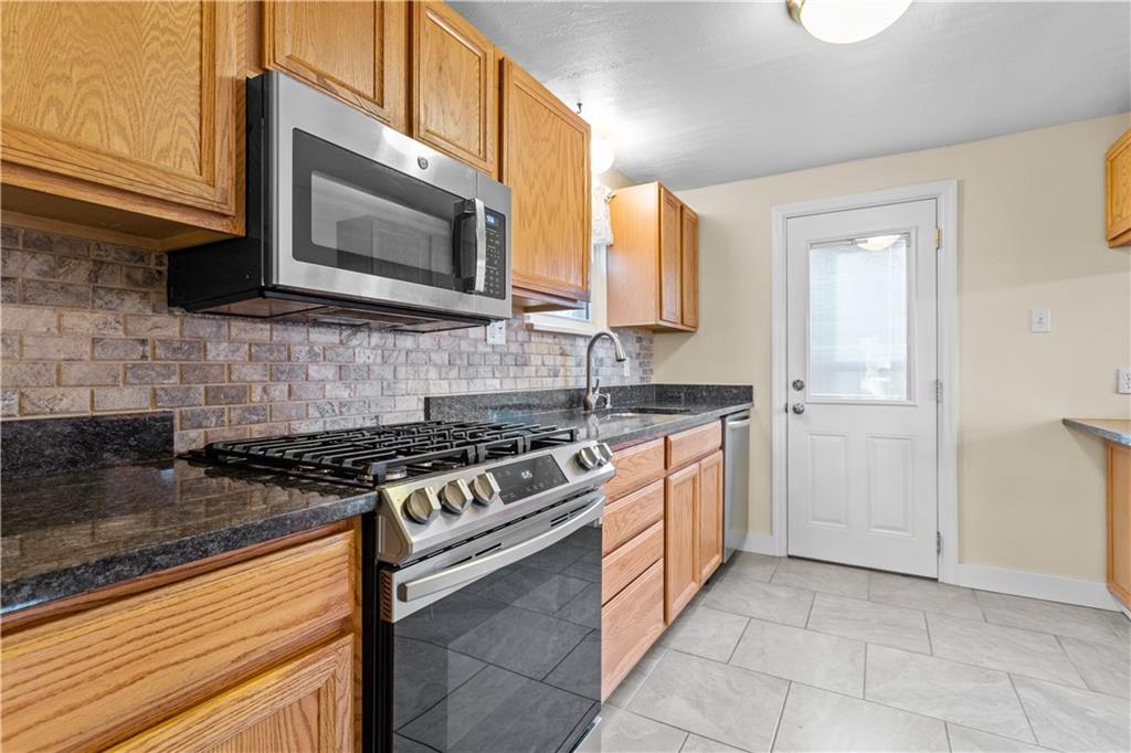 612 Cascade Road Pittsburgh, PA 15221 - Photo 12 of 32 Gallery Image 12