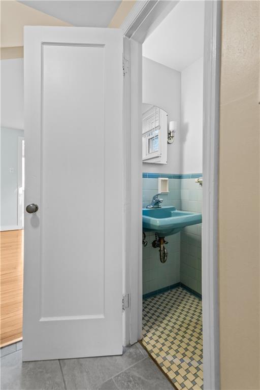612 Cascade Road Pittsburgh, PA 15221 - Photo 14 of 32 Gallery Image 14