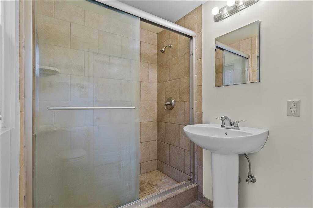612 Cascade Road Pittsburgh, PA 15221 - Photo 21 of 32 Gallery Image 21