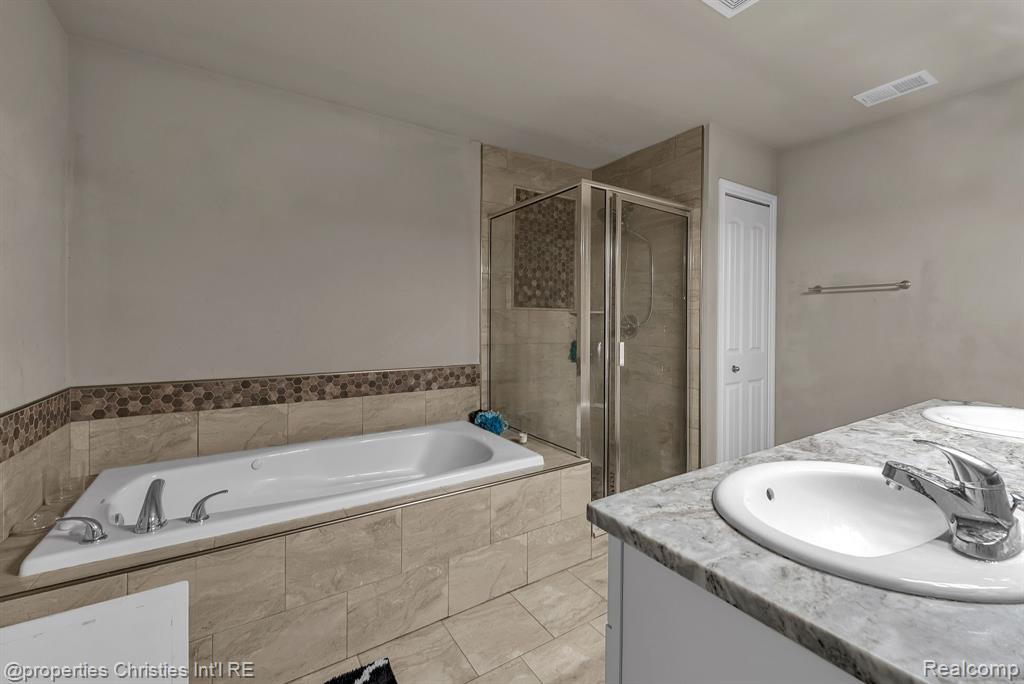 21852 Rio Grande Drive Macomb, MI 48044 - Photo 33 of 37 Gallery Image 33