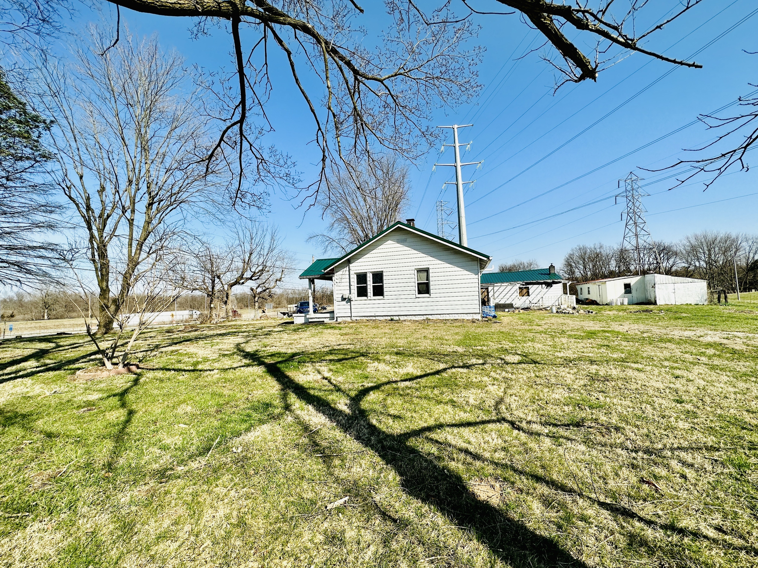 4641 Thompson Road Indianapolis, IN 46221 - Photo 9 of 14 Gallery Image 9