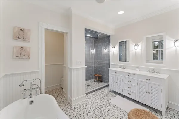 $2,995,000 | 127 Senix Avenue, Center Moriches, NY 11934