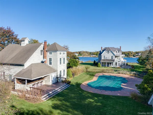$2,995,000 | 127 Senix Avenue, Center Moriches, NY 11934