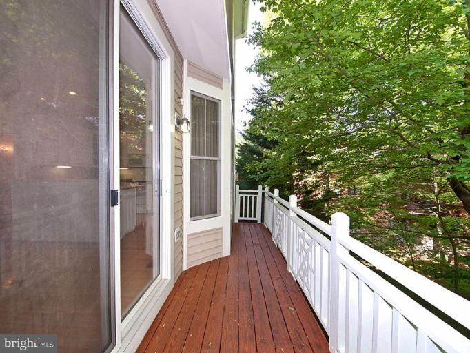 11500 Waterhaven Court Reston, VA 20190 - Photo 2 of 21 Deck
