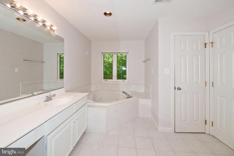 11500 Waterhaven Court Reston, VA 20190 - Photo 12 of 21 Master Bath