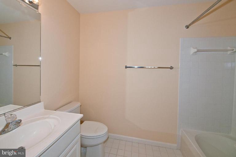 11500 Waterhaven Court Reston, VA 20190 - Photo 21 of 21 Bath #2