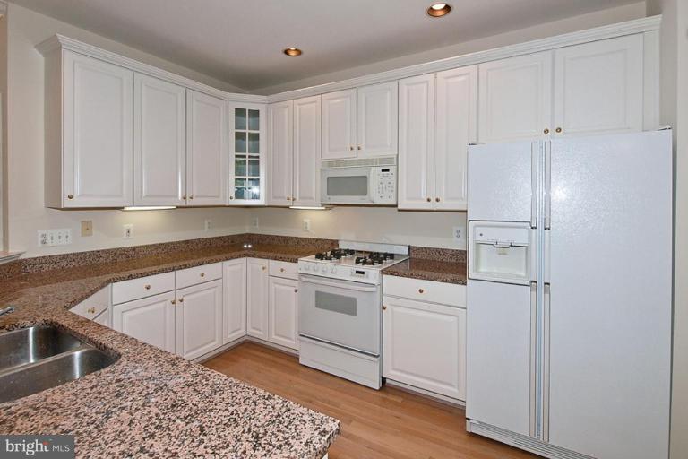 11500 Waterhaven Court Reston, VA 20190 - Photo 7 of 21 Kitchen