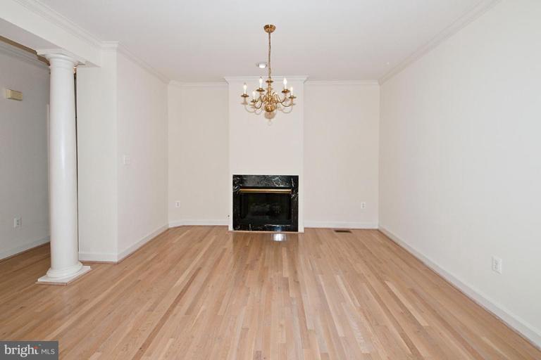 11500 Waterhaven Court Reston, VA 20190 - Photo 9 of 21 Dining Room
