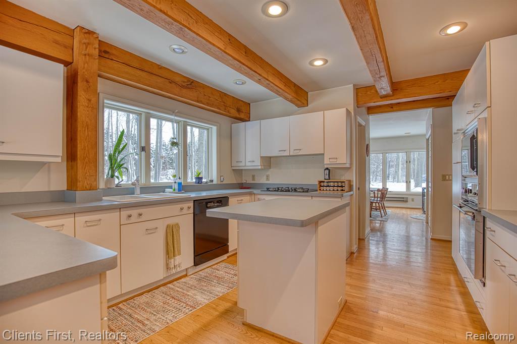 5400 Richardson Road Howell, MI 48843 - Photo 23 of 55
