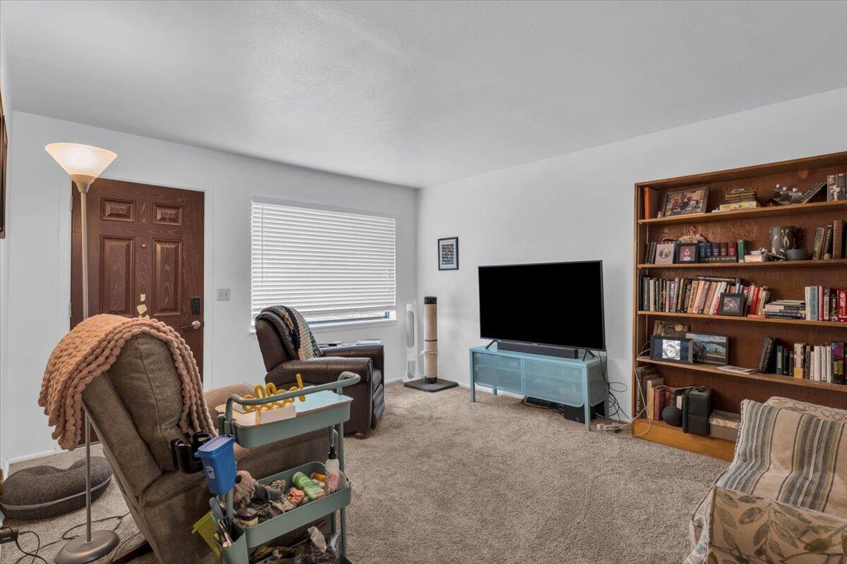 603 Southwest 13th Street Seminole, TX 79360 - Photo 5 of 27 06-603 SW 13th St