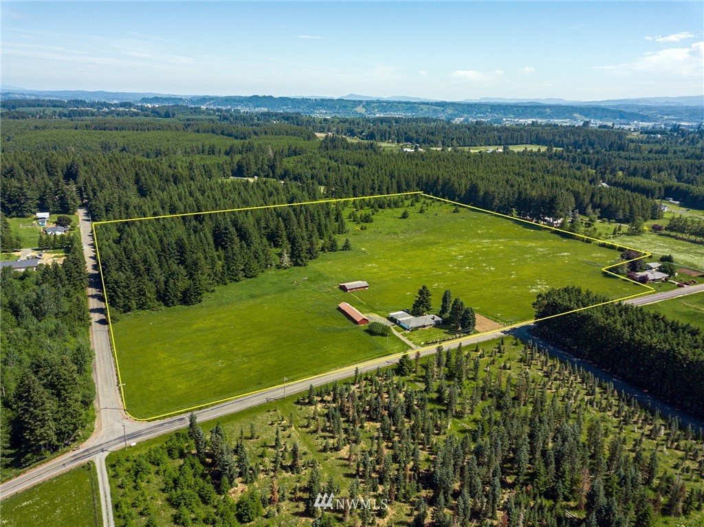 536 Brown Road East Chehalis, WA 98532 - Photo 3 of 38 a view of a tennis court