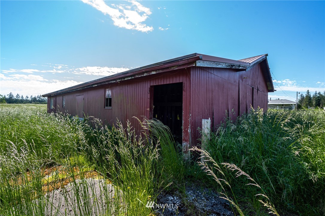 536 Brown Road East Chehalis, WA 98532 - Photo 24 of 38 a view of a backyard