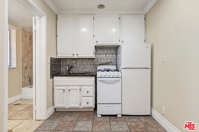 $8,995 | 1215 Edris Drive, Los Angeles, CA 90035