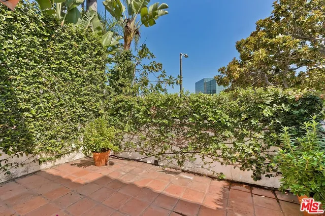 $8,995 | 1215 Edris Drive, Los Angeles, CA 90035