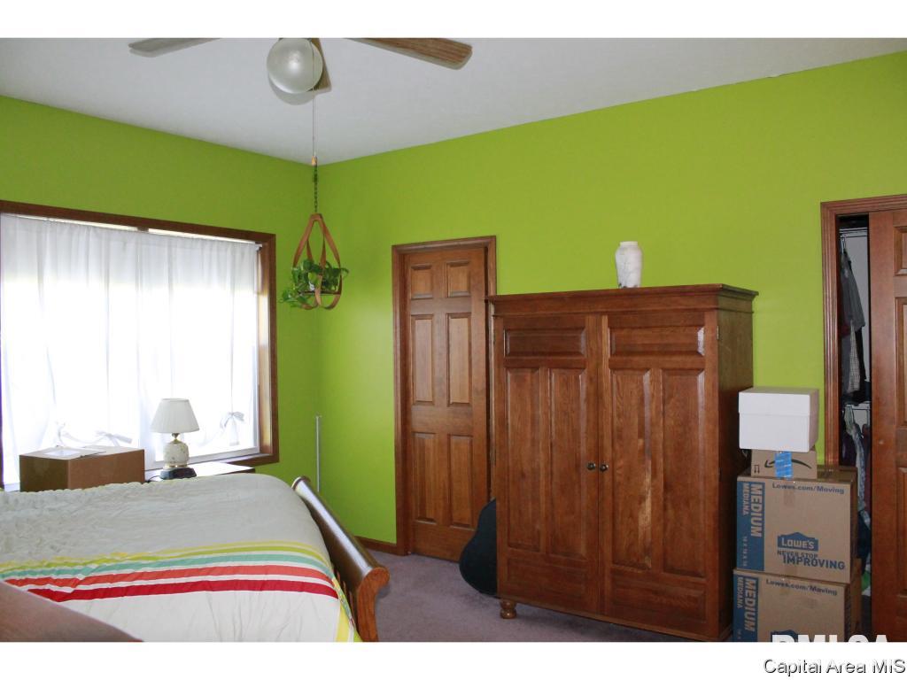 24733 Brookwood Hills Road Athens, IL 62613 - Photo 17 of 36 Gallery Image 17
