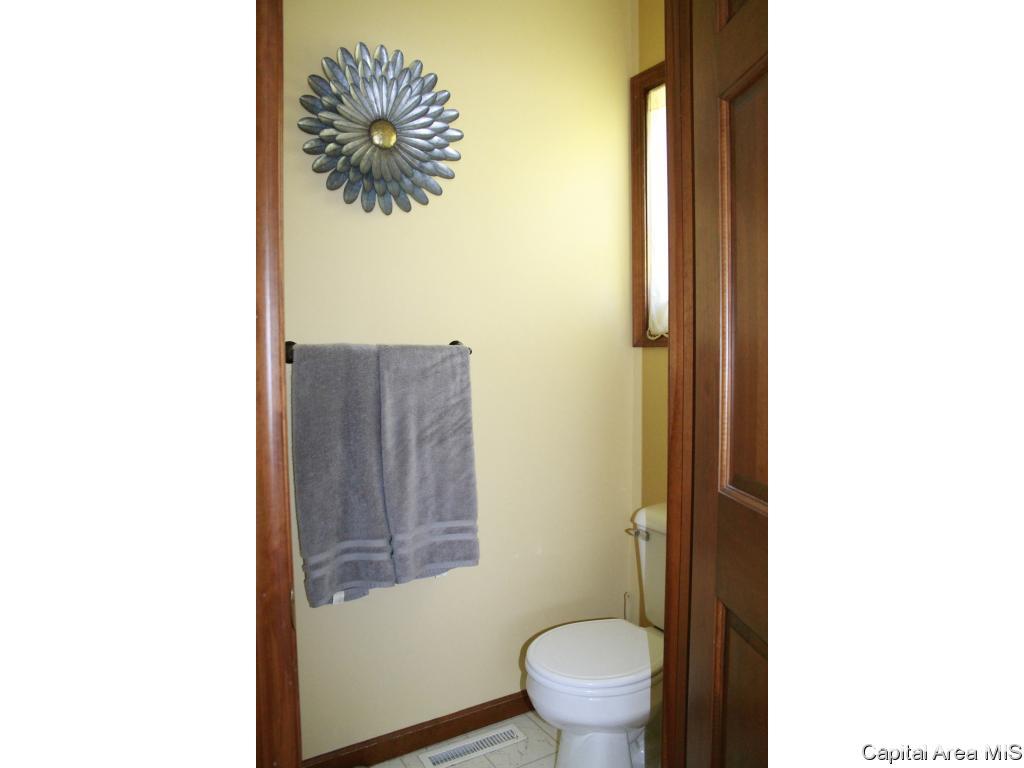 24733 Brookwood Hills Road Athens, IL 62613 - Photo 18 of 36 Gallery Image 18