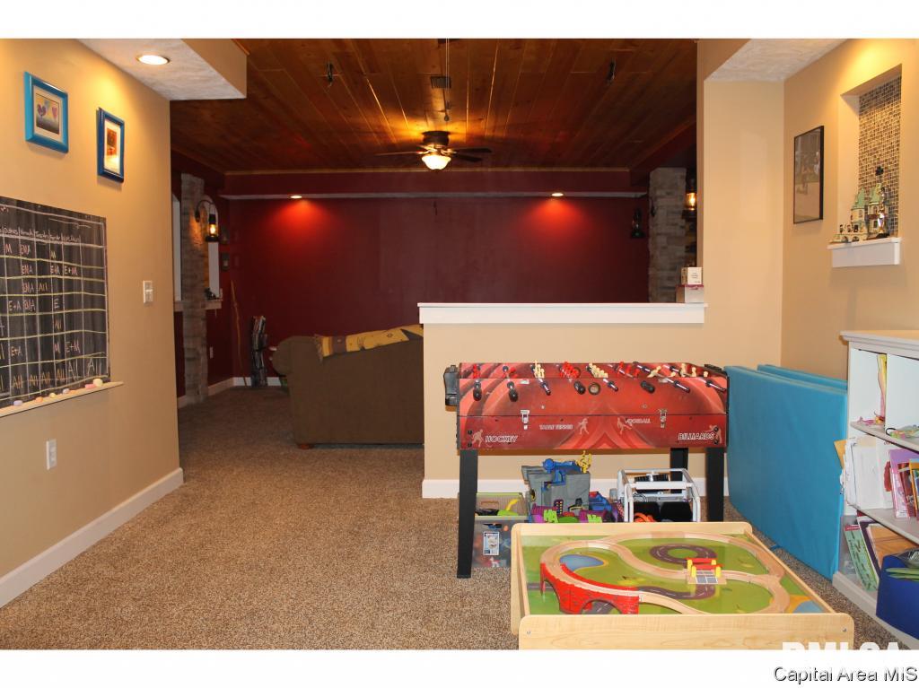 24733 Brookwood Hills Road Athens, IL 62613 - Photo 29 of 36 Gallery Image 29
