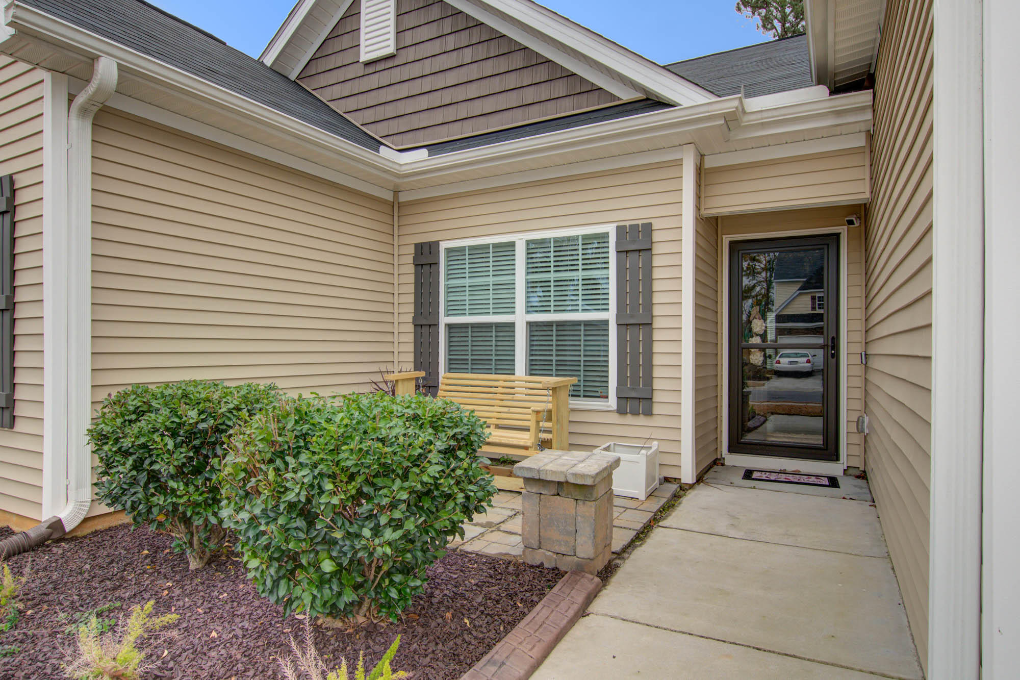 163 Alpine Road Summerville, SC 29485 - Photo 4 of 29 163Alpine-CalSiglerPhotography (4)