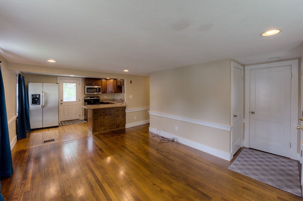25 Dogwood Road Worcester, MA 01606 - Photo 5 of 25 Gallery Image 5