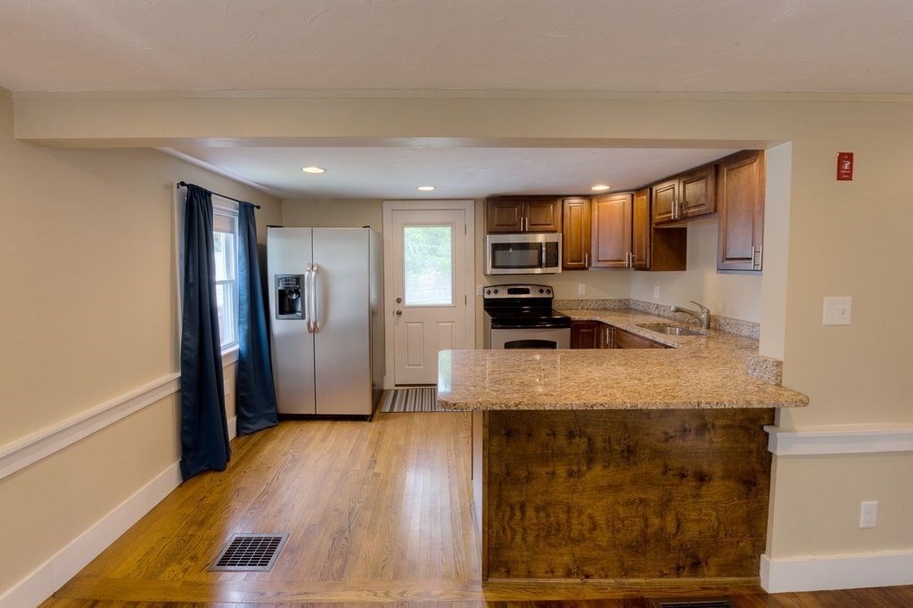 25 Dogwood Road Worcester, MA 01606 - Photo 8 of 25 Gallery Image 8