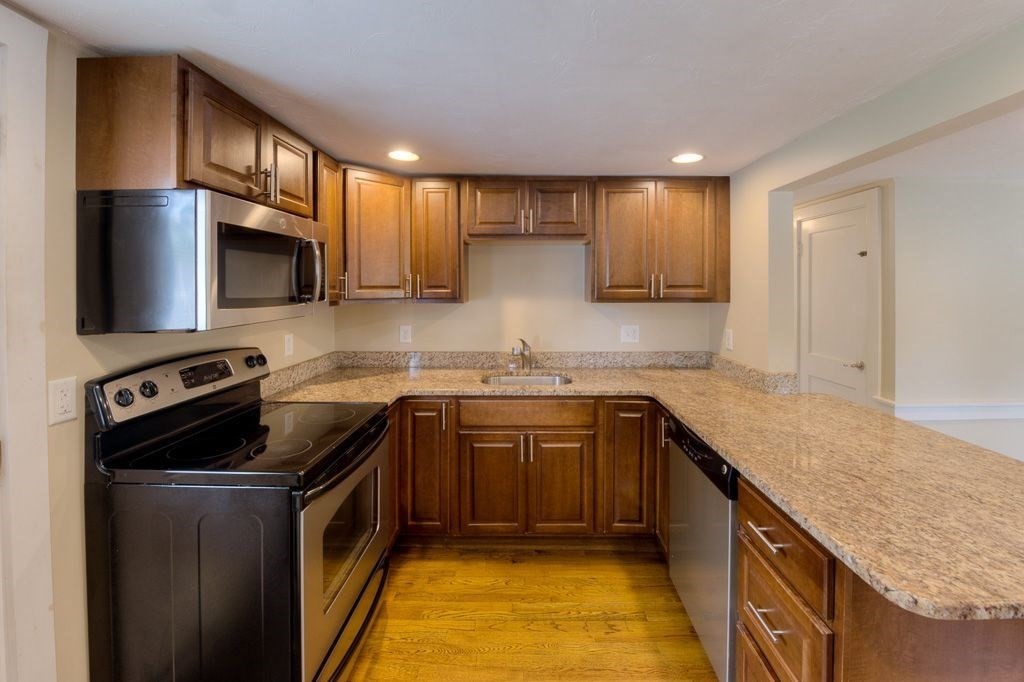 25 Dogwood Road Worcester, MA 01606 - Photo 9 of 25 Gallery Image 9
