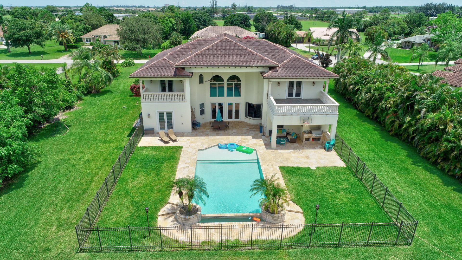 9915 Hindel Court Boynton Beach, FL 33472 - Photo 4 of 59 10_dji_0591and4more