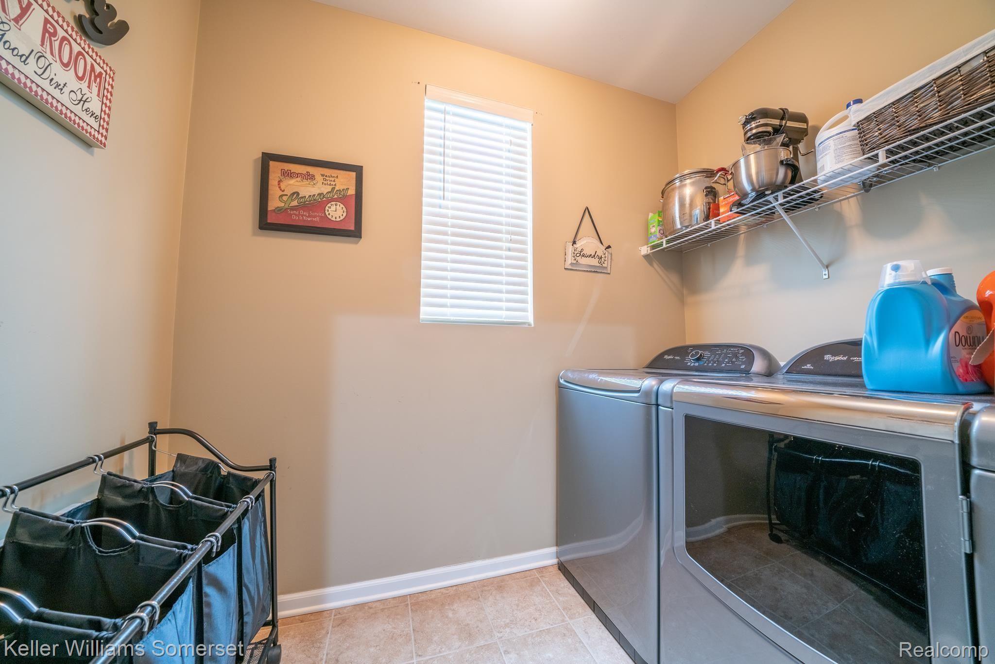 49708 Gracechurch Road Macomb, MI 48044 - Photo 17 of 35 DSC06668-HDR.jpg