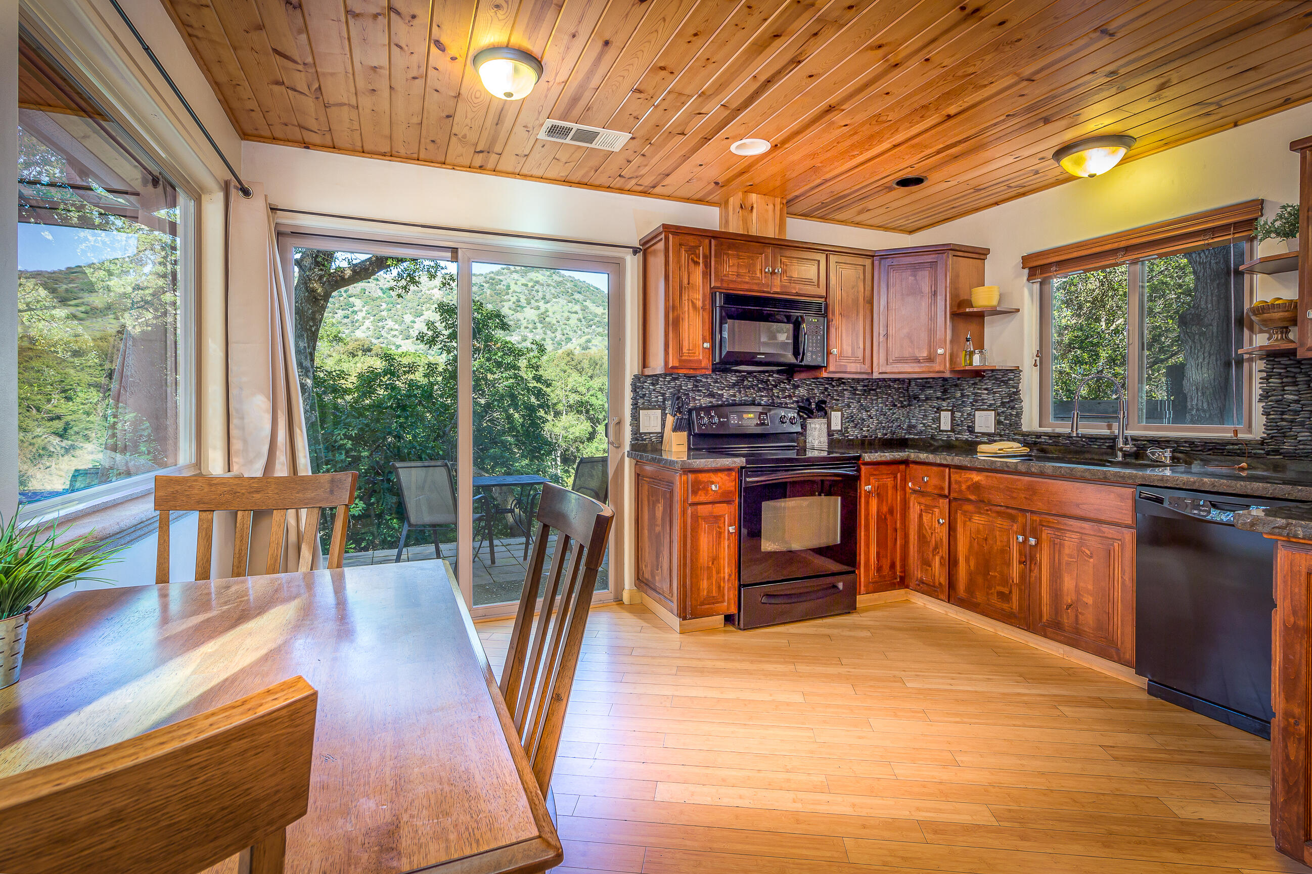 29673 Rock Creek Drive Three Rivers, CA 93271 - Photo 13 of 112 IMG_2196-HDR-Edit