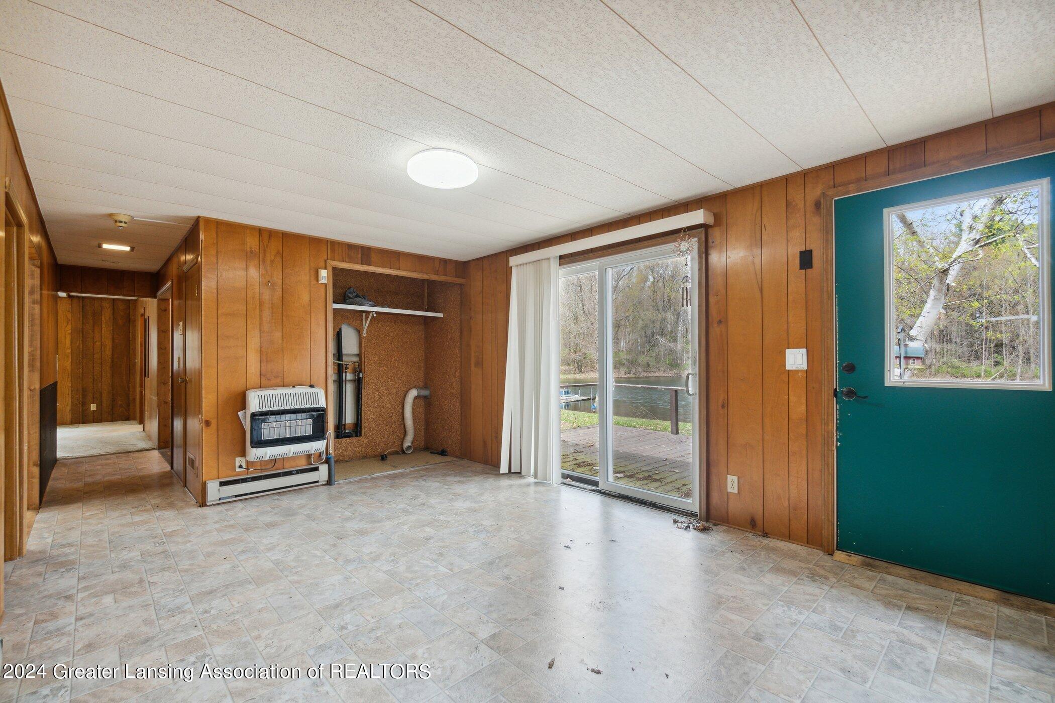 3350 South Crapo Road Ithaca, MI 48847 - Photo 25 of 39 3350-S-Crapo-Rd-Ithaca-MI-48847-WindowSt