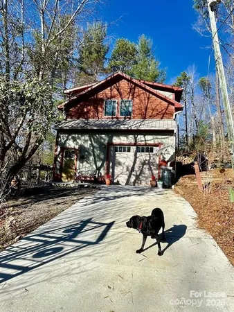 $1,800 | 304 9th Street, Black Mountain, NC 28711