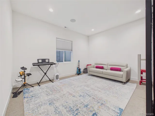 a view of a kitchen and living room