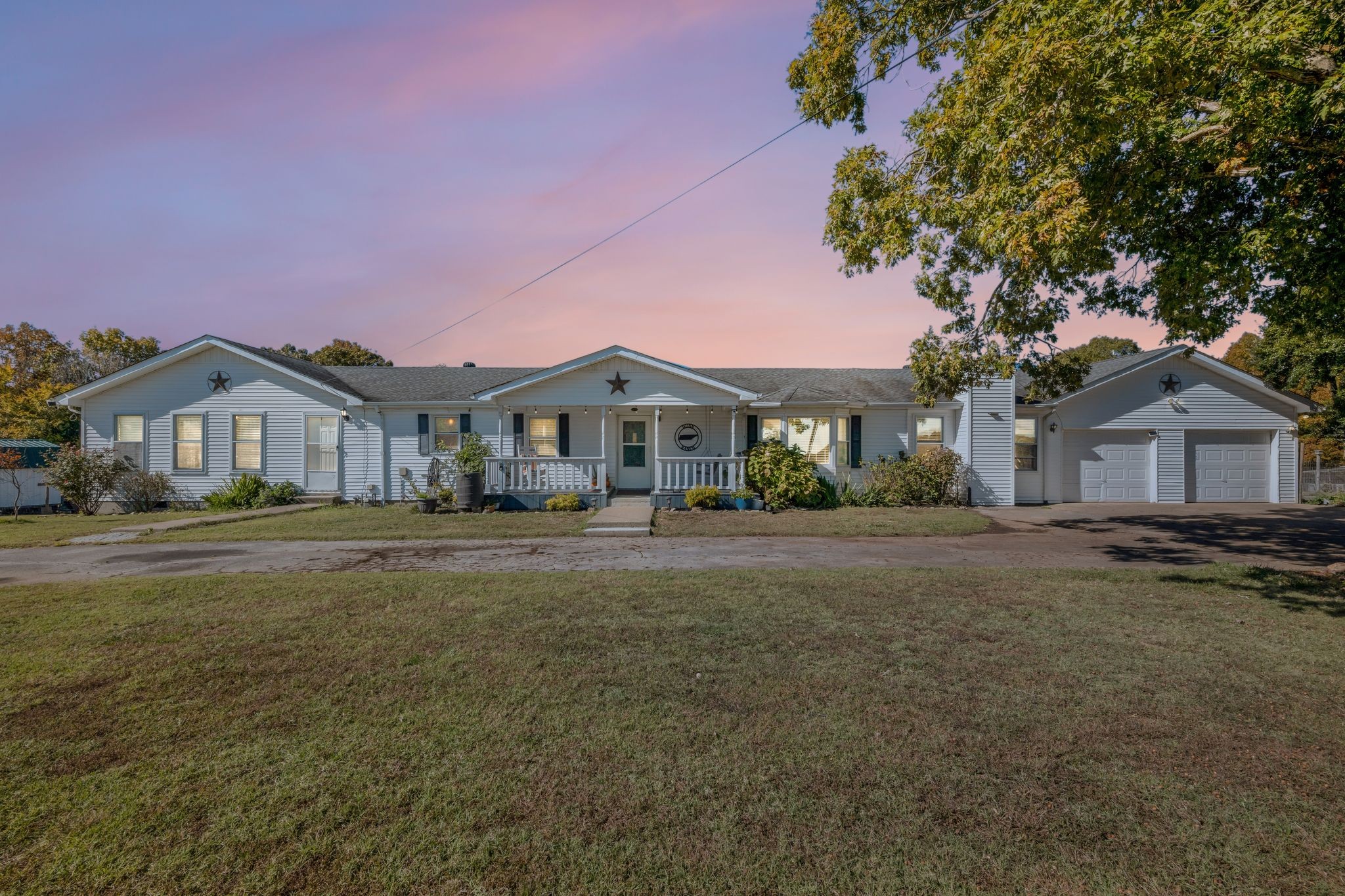 1971 Ridge Road McEwen, TN 37101 - Photo 36 of 40 a front view of a house with a garden