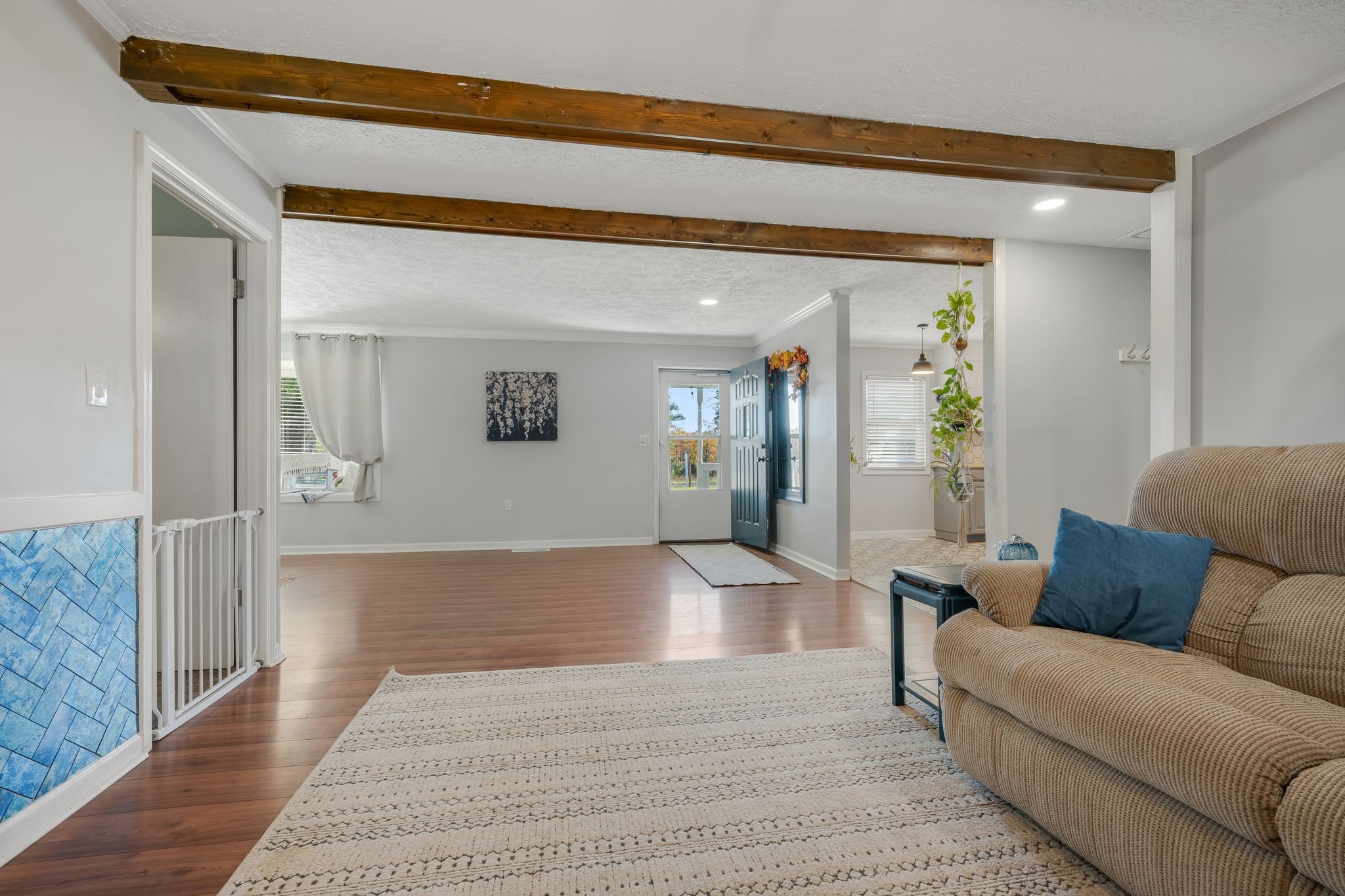 1971 Ridge Road McEwen, TN 37101 - Photo 6 of 40 a living room with furniture and wooden floor