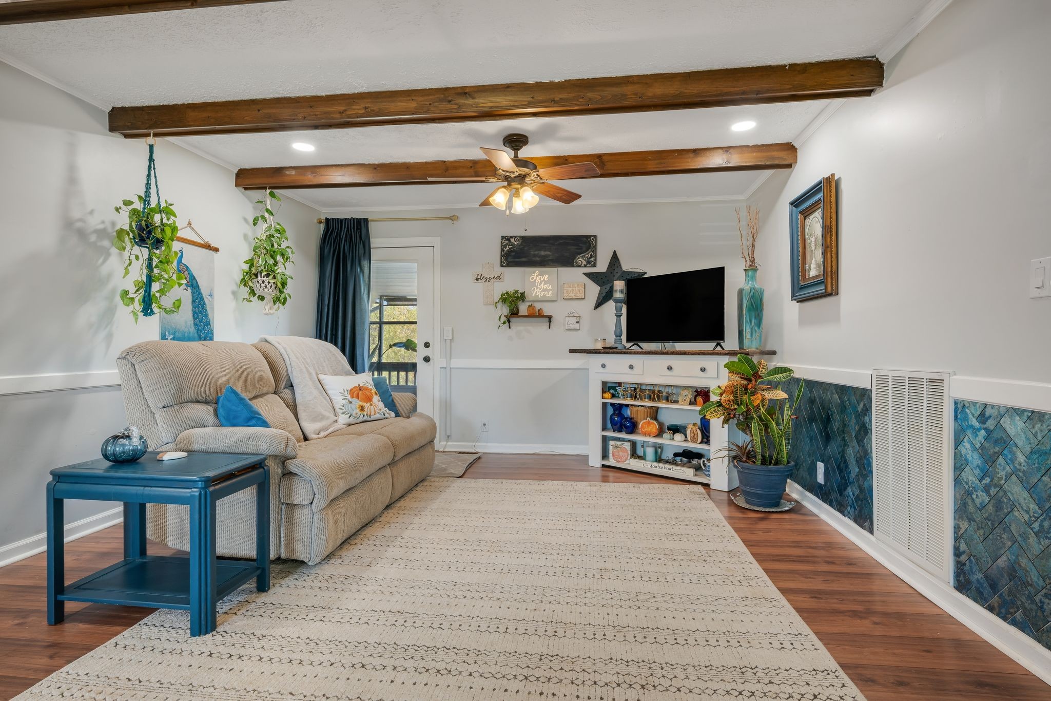 1971 Ridge Road McEwen, TN 37101 - Photo 7 of 40 a living room with furniture and a flat screen tv