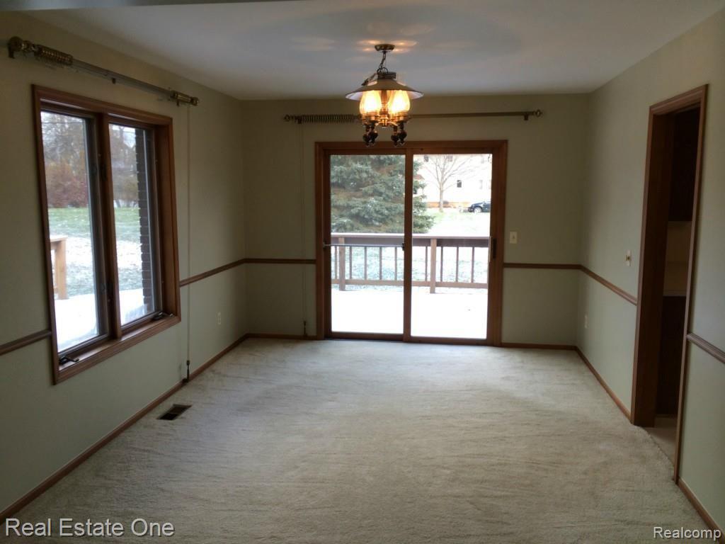 750 Leinster Road Rochester, MI 48309 - Photo 12 of 29 IMG_5775.jpg