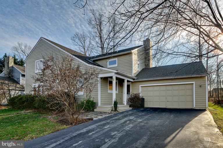 9 Rutledge Court Sterling, VA 20165 - Photo 26 of 30 Exterior (Front)