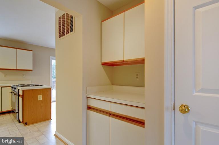 9 Rutledge Court Sterling, VA 20165 - Photo 27 of 30 Interior (General)