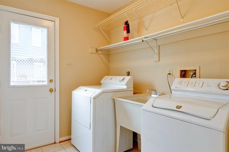 9 Rutledge Court Sterling, VA 20165 - Photo 8 of 30 Interior (General)